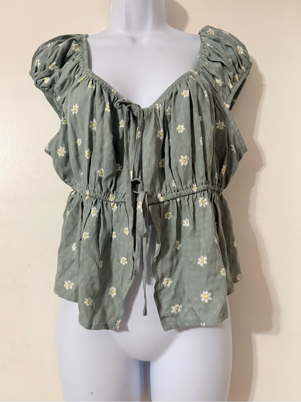Lovesick Torrid Double Tie Flayaway Top Sage Green Daisy Tie-Front Peasant Sz 00